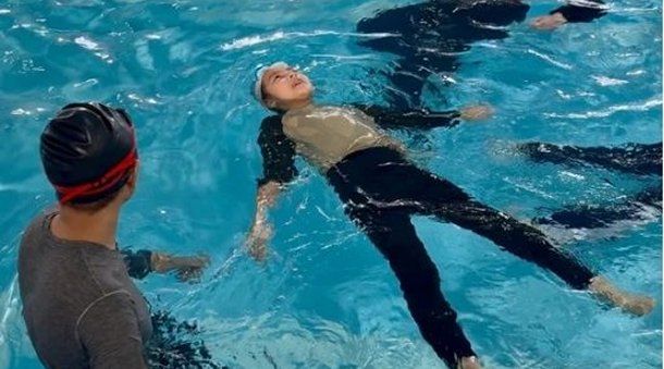 親子で学ぶ　「着衣泳たいけん」